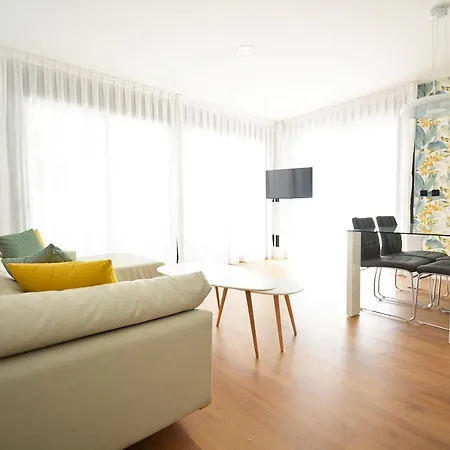 Precioso Piso De Diseno Con Piscina En 산신소