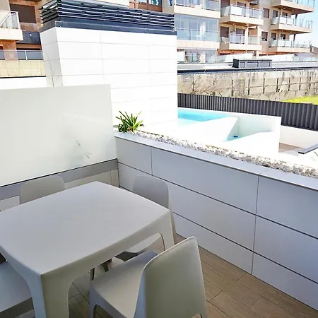 Precioso Piso De Diseno Con Piscina En Apartamento Sanxenxo